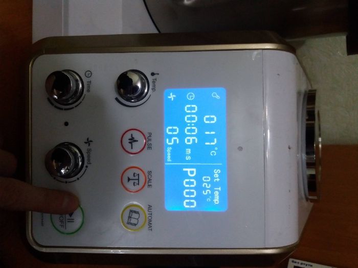 Пароварка, блендер, ваги, кухонний комбайн