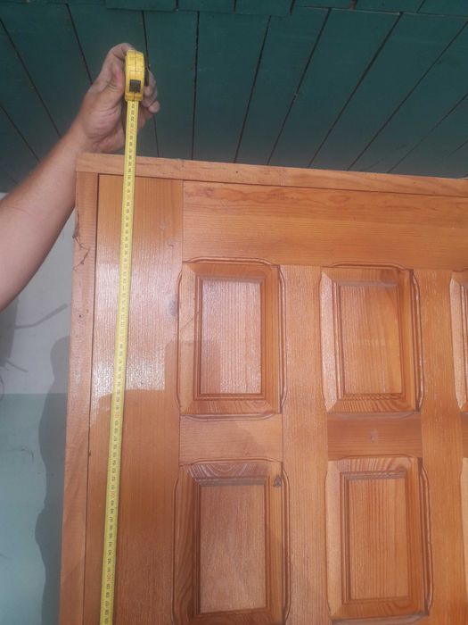 Продам дерев'яні двері з коробкою