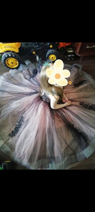 Продам плаття для дівчинки