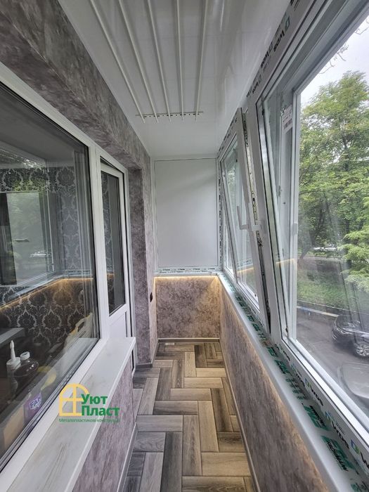 Обшивка балконов,балкони під ключ.Вікна.УютПласт. Кривий Ріг.