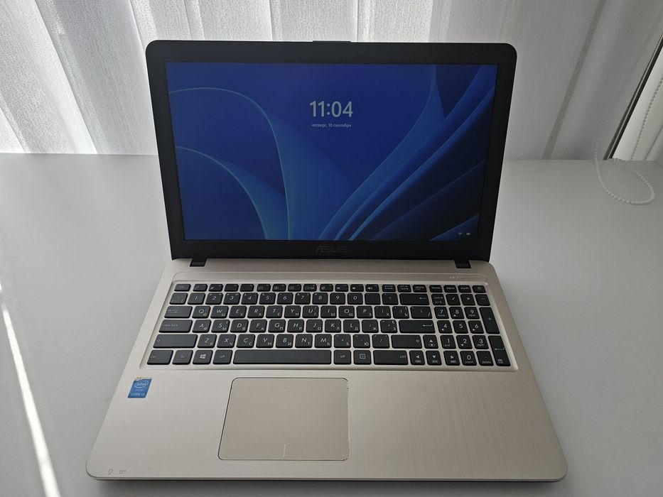 Ноутбук Asus R540L i3-4005U 8GB ОЗУ FullHD SSD 128Gb Нова клавіатура та батарея