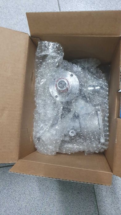 Bomba de agua bmw V8 4.4 SKF VKPC 88832