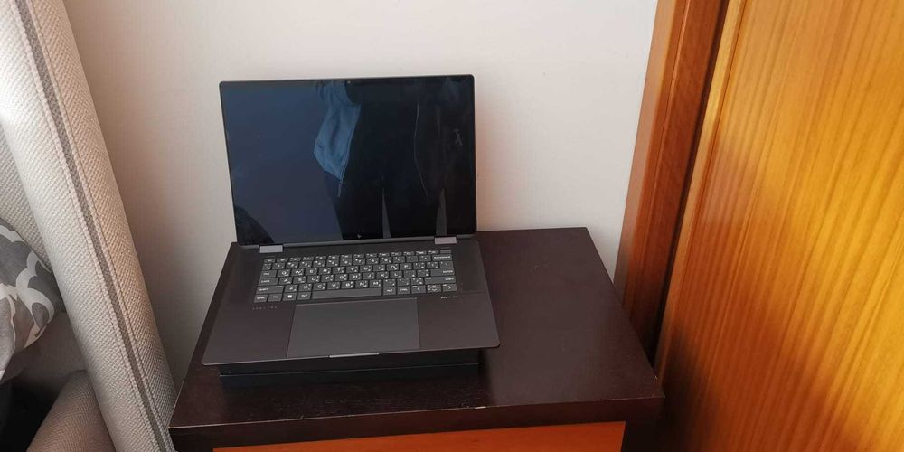 HP Spectre x360 16-aa0009ne. Não existe em PT, como novo, Não negoc.