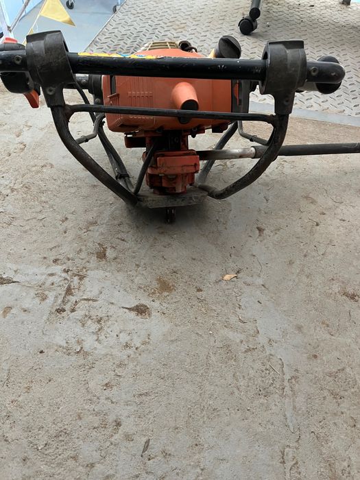 Perfuradora de Solos STIHL BT 121