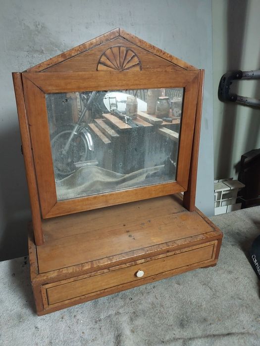 Sprzedam toaletkę Biedermeier.