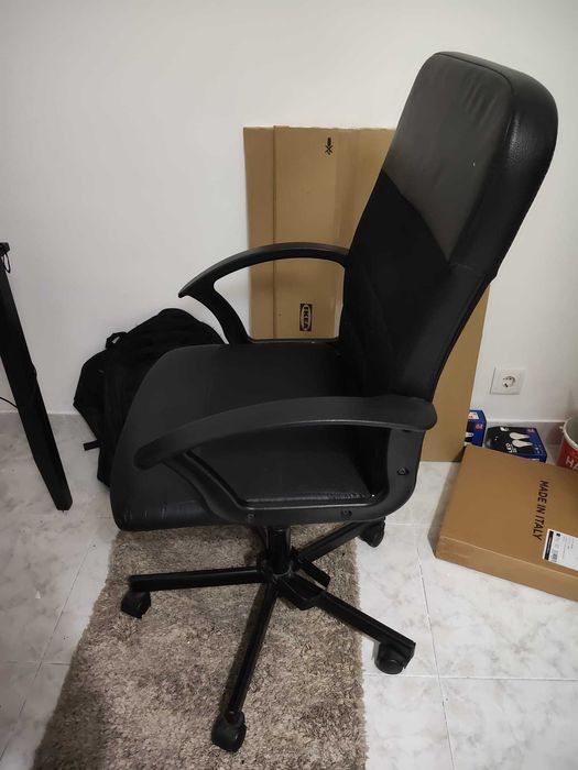 Vendo Cadeira de Escritório