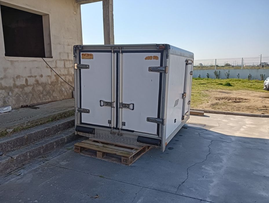 Carroceria isotérmica L200