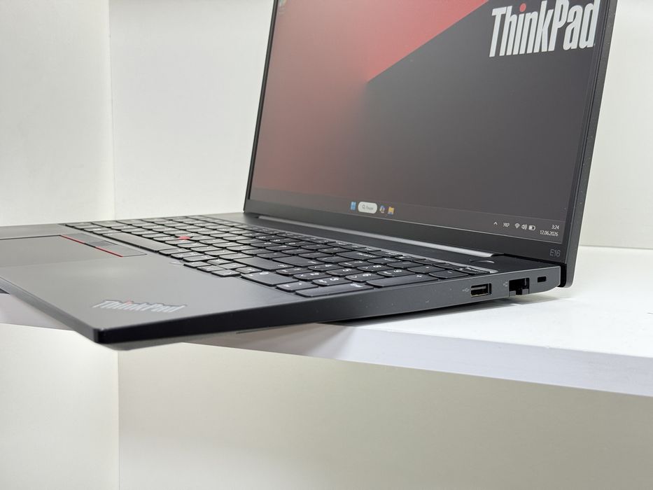 Професійний Lenovo ThinkPad E16 | i5-1335U + IRIS Xe | 16" FHD IPS | RAM 16Gb SSD 256Gb