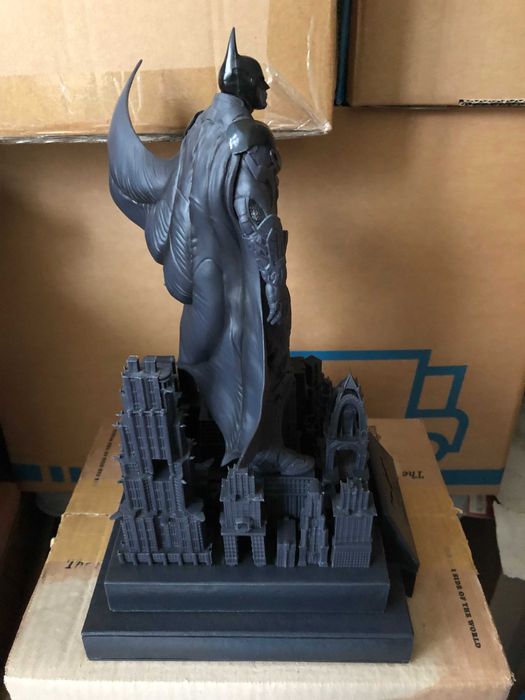 BATMAN ARKHAM KNIGHT Limited Edition Statue collectors edition Estátua