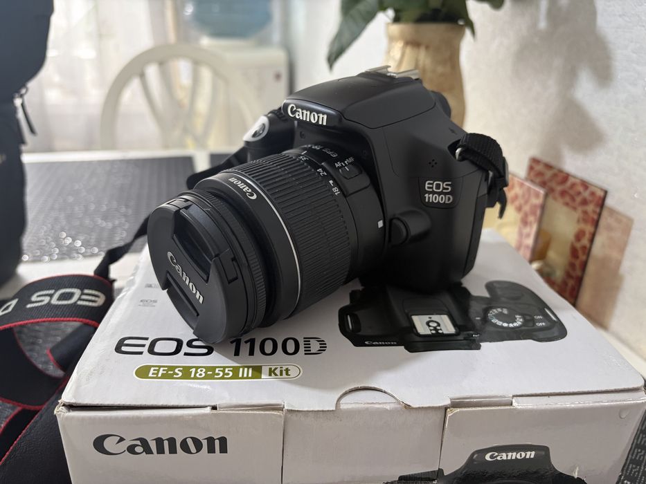 Фотоапарат Canon EOS 1100D б/у, як НОВИЙ!