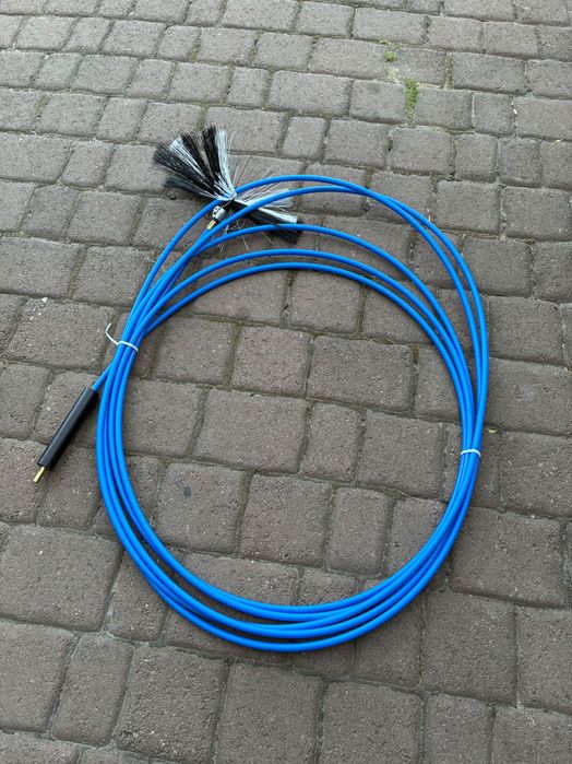 Czyszcząc szczotką Do czyszczenia przewodów kominowych, wentylacyjnych