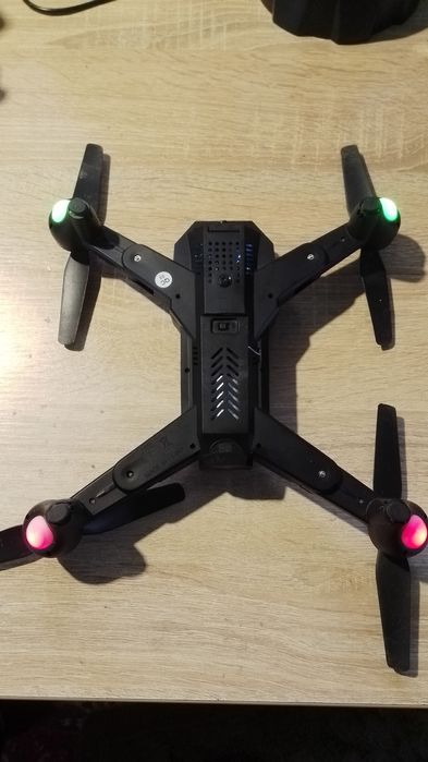 Продам дрон в хорошому состояние без пульта  на запчасти