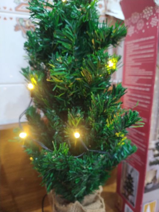 Árvore de Natal com LED's casa quarto apartamento vivenda escritório.