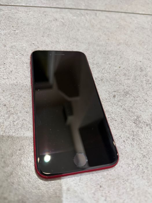 iPhone SE 3 (2022) Red