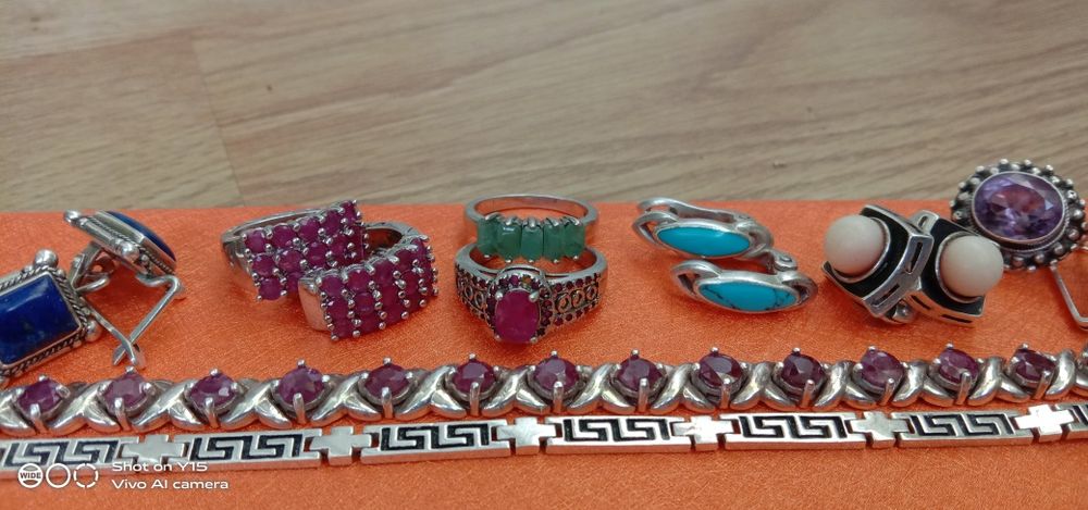 Серебряные изделия с натуральными камнями