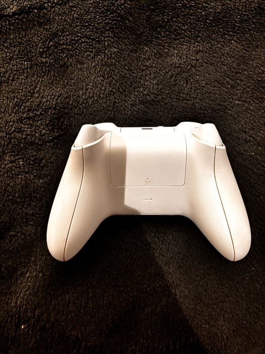 Xbox serie s (plus pad i gry z doplatą)