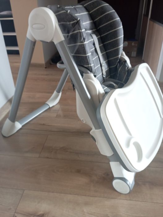 Krzesełko do karmienia Graco Swift Fold Suite Me