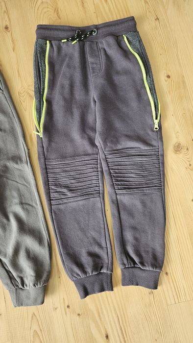 Grube spodnie dresowe dresy 128 Smyk