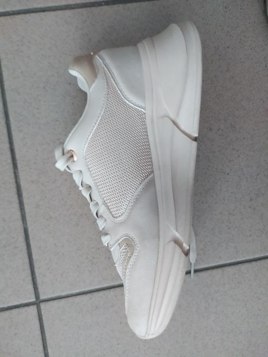 Buty damskie beżowe