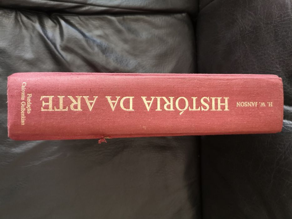Vendo livro antigo da História da Arte