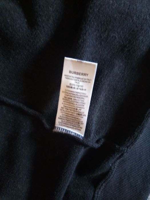 Зипка Burberry чорного цвета размер s на рост 150-155  если нужны замеры пишите