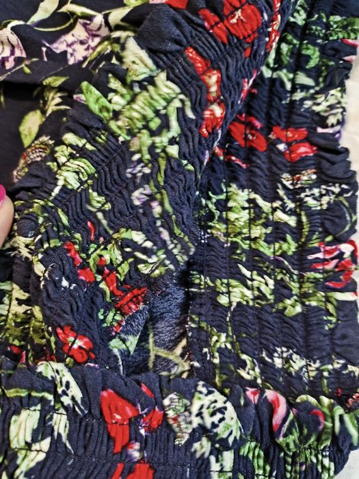 Sukienka dekolt hiszpanka zwiewna i lekka