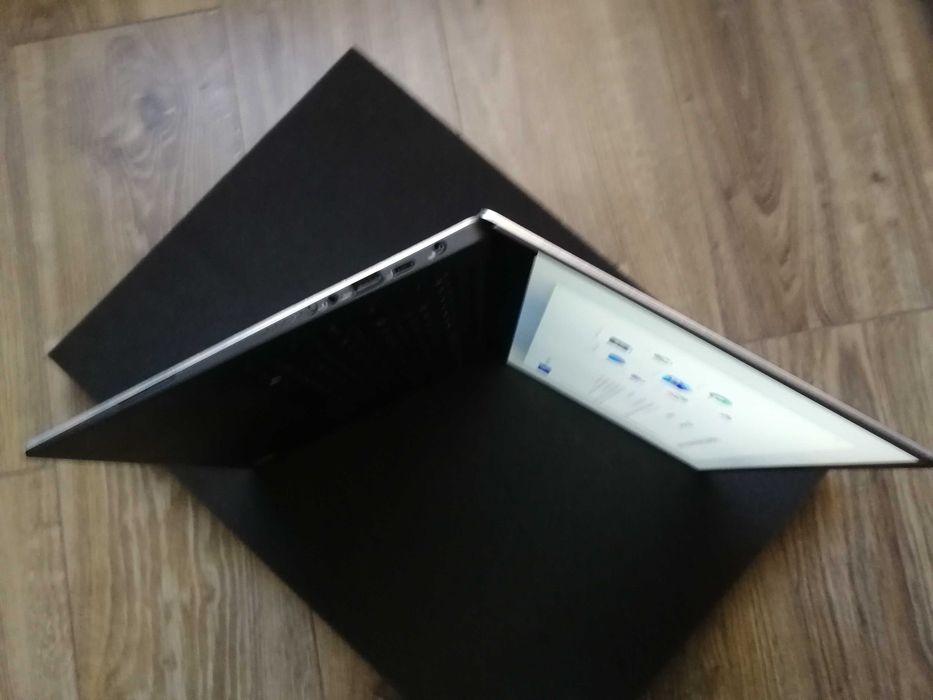 Biznesowy Dell XPS 13" +Torba Tommy Hilfiger