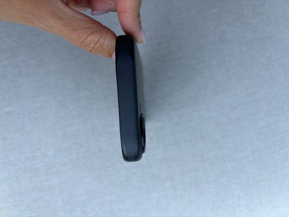 Capa em silicone com MagSafe para iPhone 17 | preto