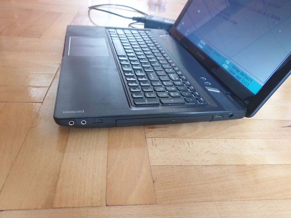 Laptop Lenovo Y580