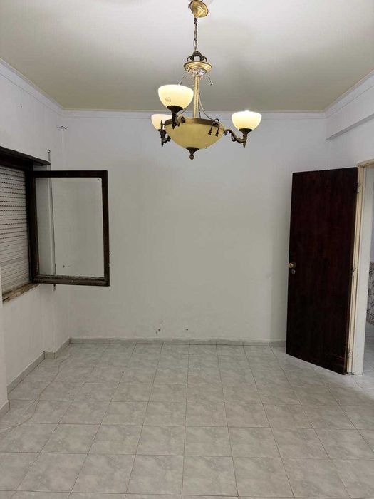 Arrenda-se apartamento T3 – Mem Martins
