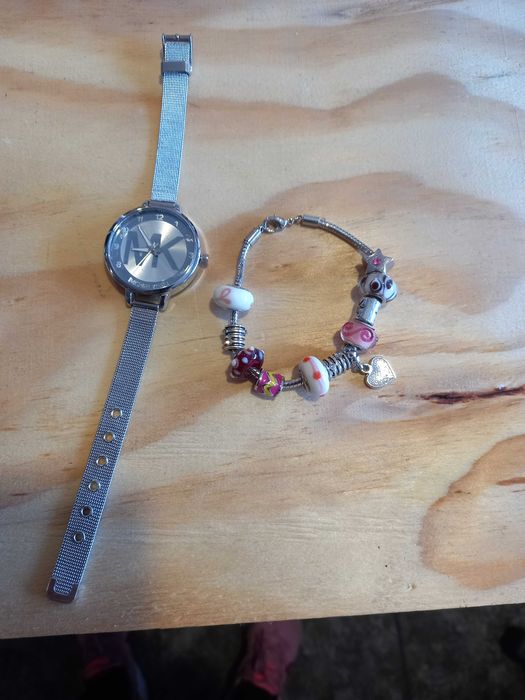 pulseira e relogio MK