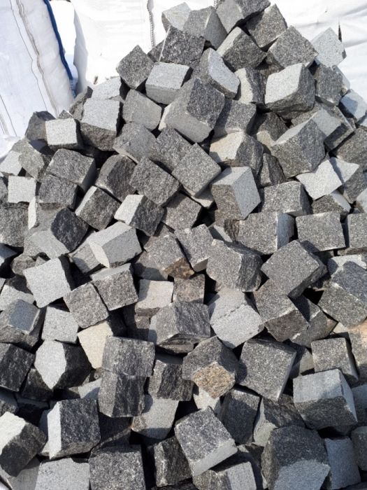 Бруківка гранітна