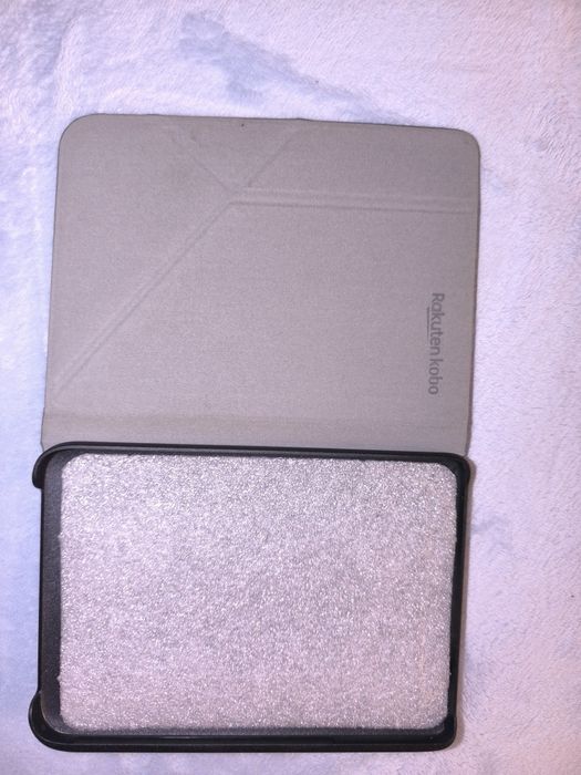 Kobo Clara Color com 2 capas incluídas