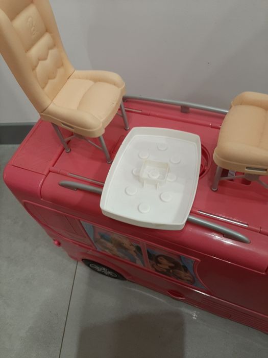 Samochód Barbie camper z basenem