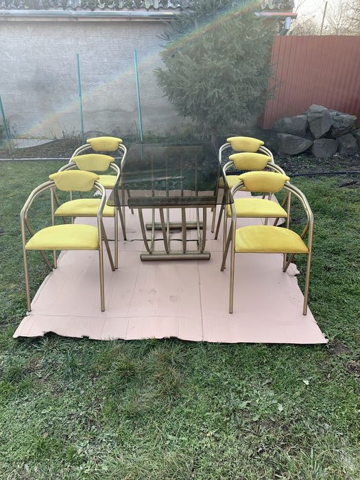 Продам стіл та 6 стільців