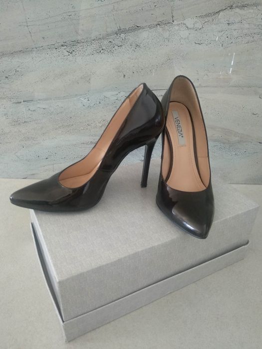 Lakierowane szpilki VENEZIA