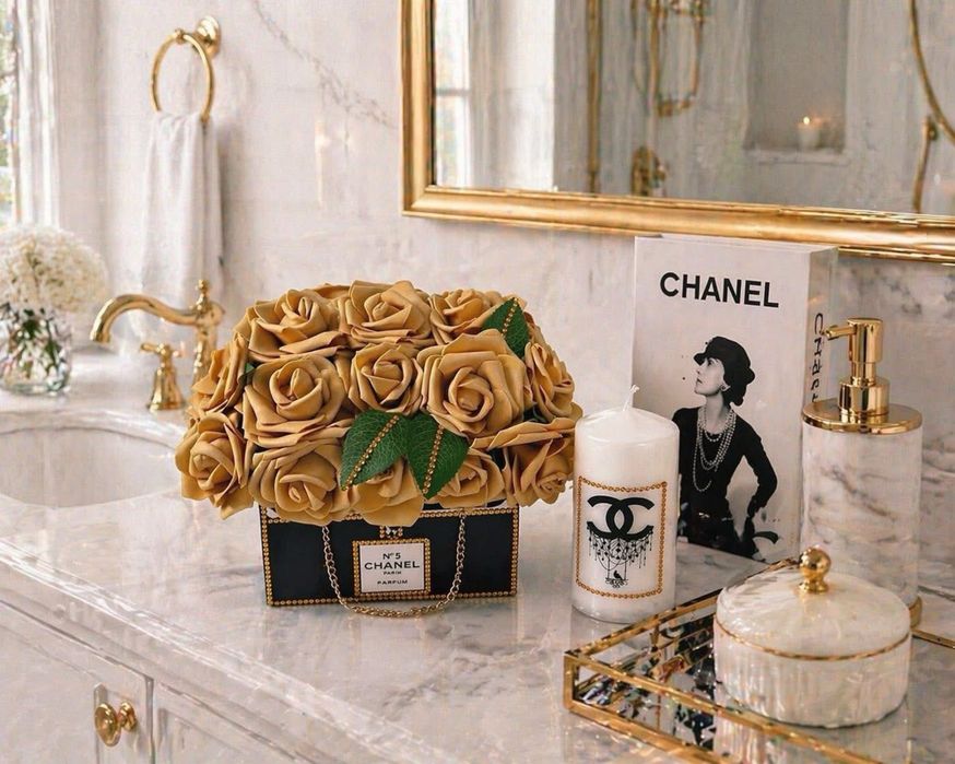 Flower Box z róż piankowych dekoracja glamour Chanel Versace prezent
