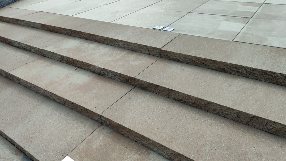 Stopnie schodowe schody podwieszane stopnica betonowa blok schodowy