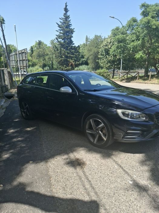 Volvo V60 D6 Plug-In Hybrid AWD R-Design