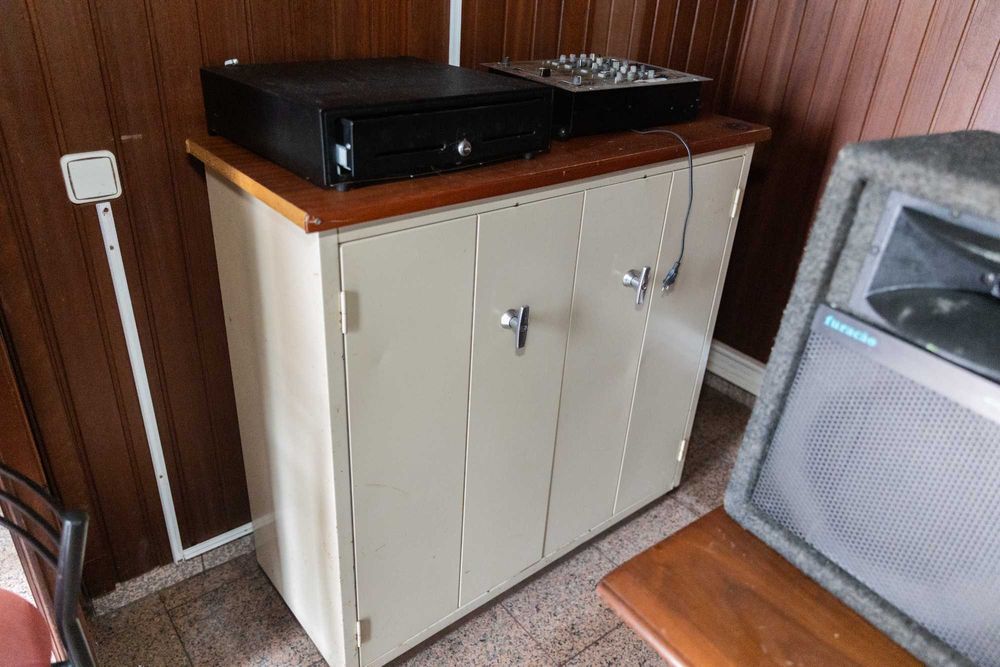 Sofás e mesas para venda