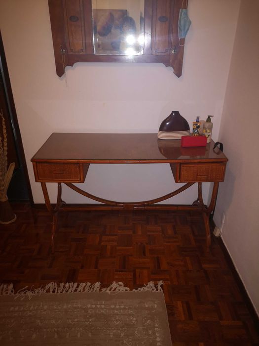 Secretária em madeira e bambu C122xL52xA76  BAIXA DE PREÇO