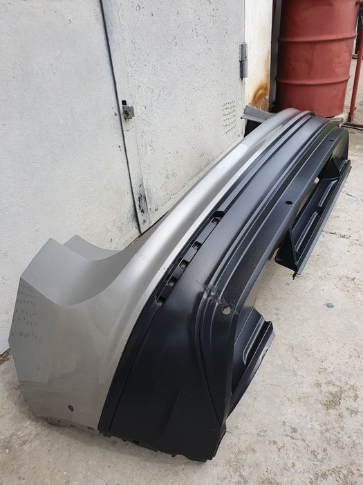 Задній бампер під парктроніки до Фольцваген Тігуан/Volkswagen Tiguan 2