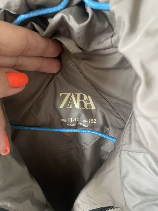 Демісезонна  жилетка zara 152 зріст