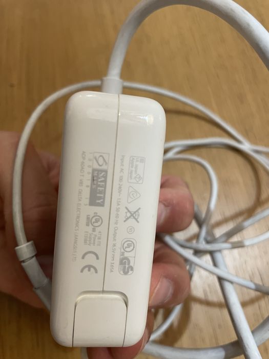 Macbook Pro early 2011 + Magsafe (ler descrição)