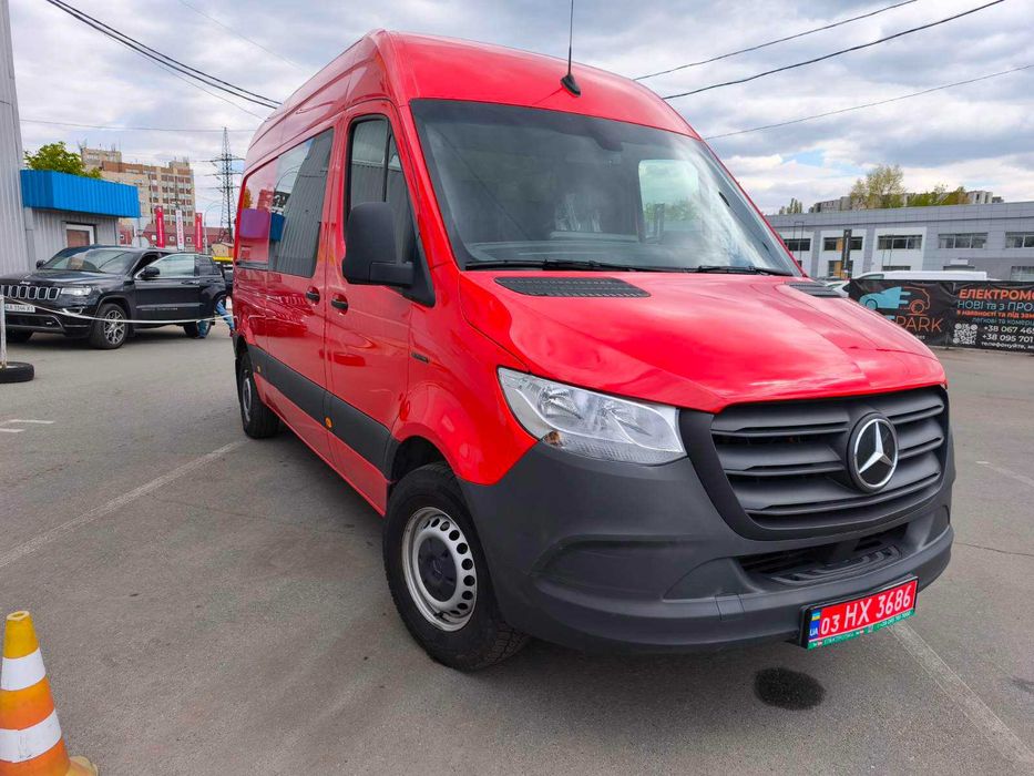 MERSEDES eSprinter electrica 54kw 200km 11м3