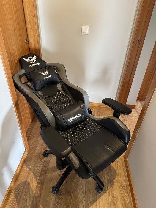 Cadeira Gaming 4Gaming com Apoio Lombar e de Pescoço