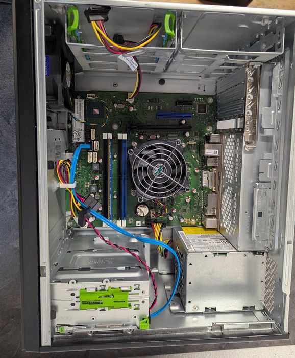 Fujitsu. Intel i3-9100\ DDR4 8Gb\ SSD m2 256Gb