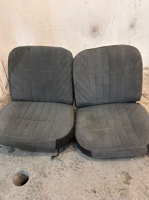 Продав передні сидіння ваз