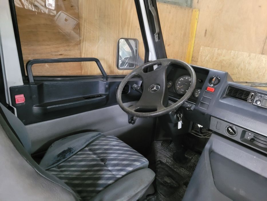 Mercedes  Benz Mb100