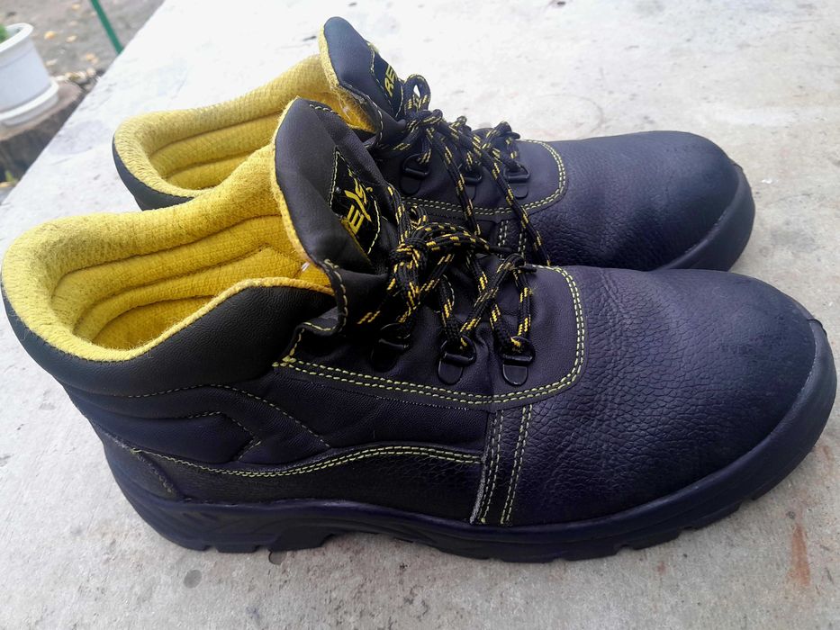 Робочі ботинки 45 р.р б/у
